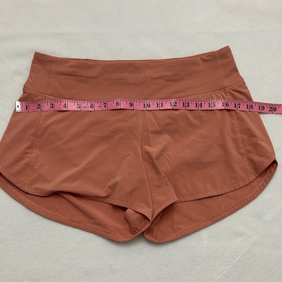 Lululemon Speed Up High-Rise Lined Short 4"
Pink Savannah. Size 8 - Picture 11 of 15
